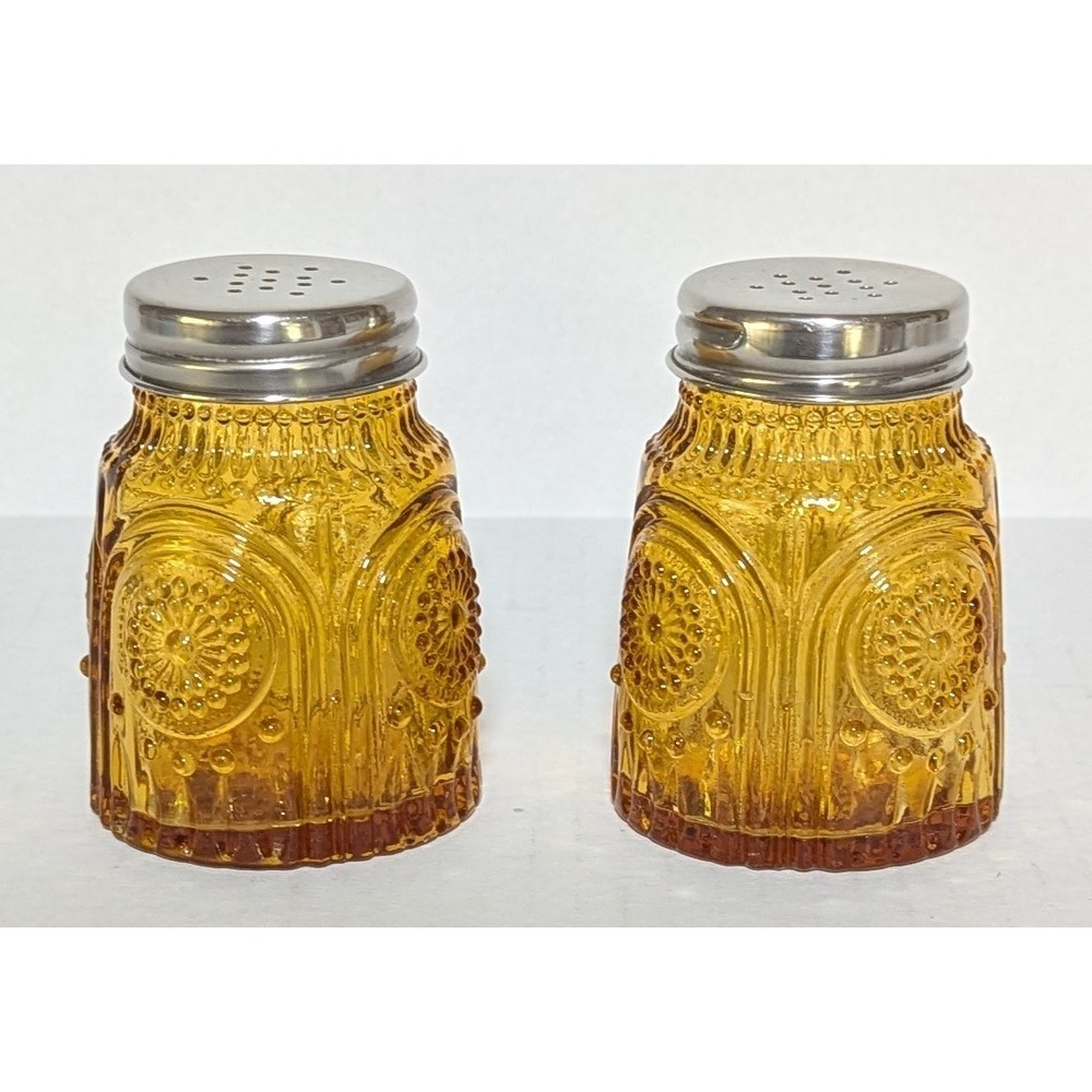 Retired Pioneer Woman Amber Glass Adeline Salt & Pepper Shakers 3.25"